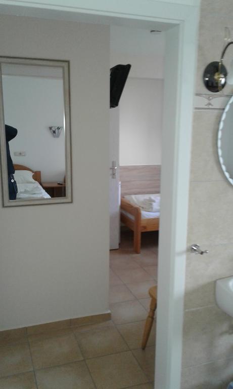 Wanderlust Hostel Floersheim am Main Ngoại thất bức ảnh